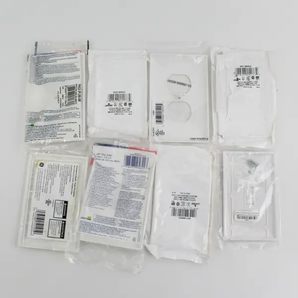 Lot of 8 White Wall Plates 5 Outlet Covers, 2 Switch Covers, 1 Nylon