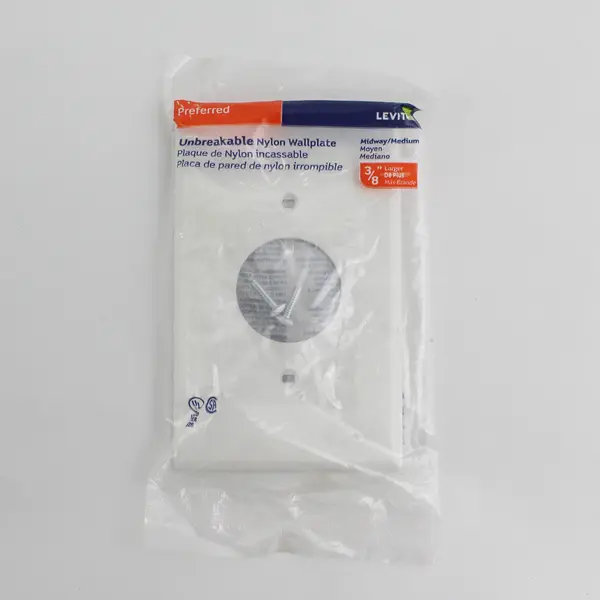 Lot of 8 White Wall Plates 5 Outlet Covers, 2 Switch Covers, 1 Nylon