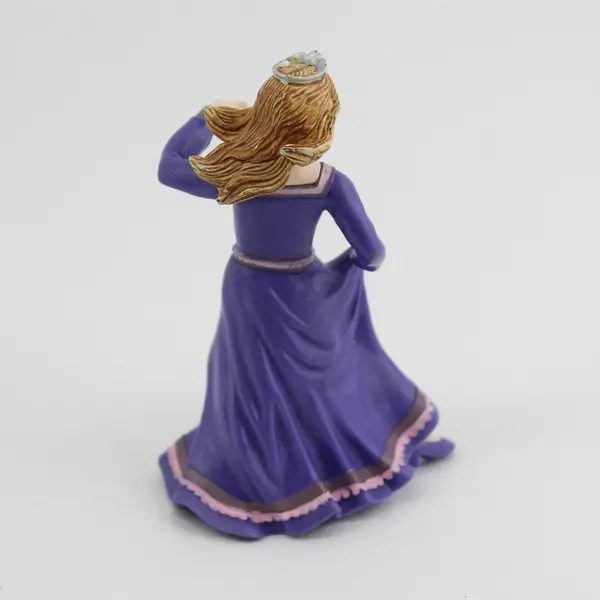Safari Ltd Princess Juliet Medieval Figure Purple Dress 3.75-4in Used