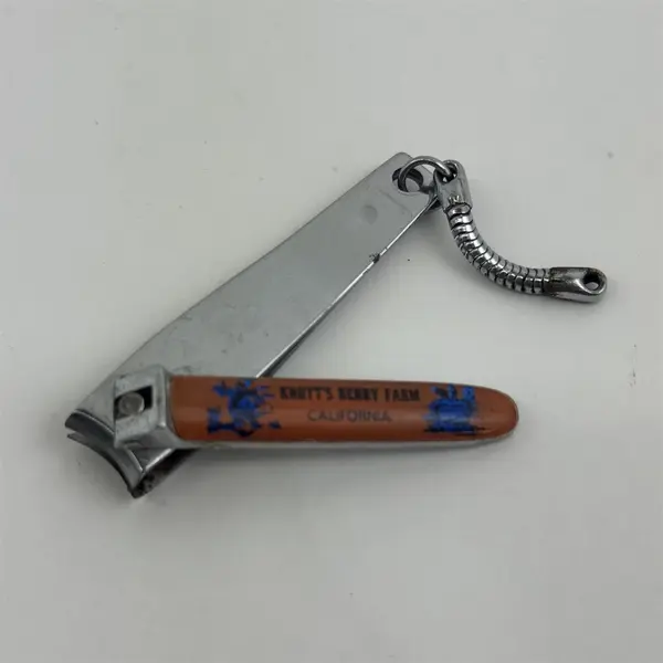 Knott's Berry California Keychain Nail Clipper Travel Souvenir GS