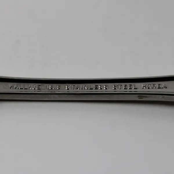 A Wallace Silver Coquille Pattern 18/8 SS Butter Knife 7.25" Rare HTF