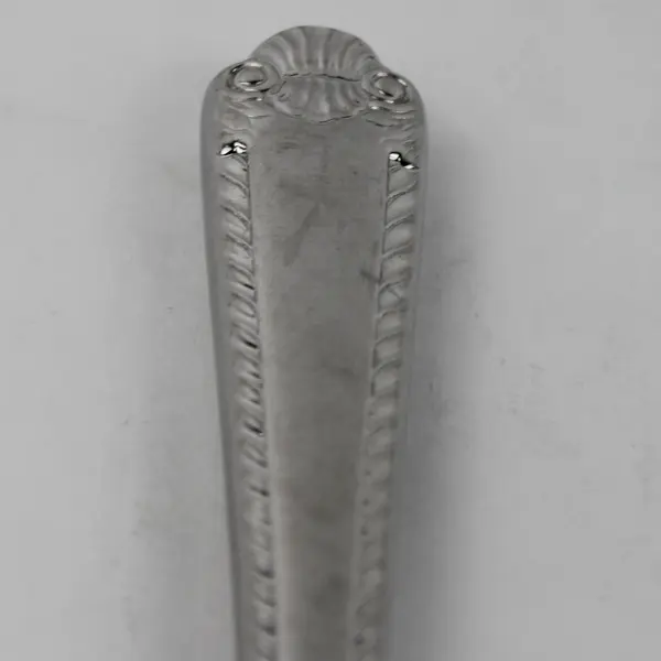 Lot of 2 Wallace Silver French Shell Pattern 18/8 SS Dinner Knives 8.75" Good 