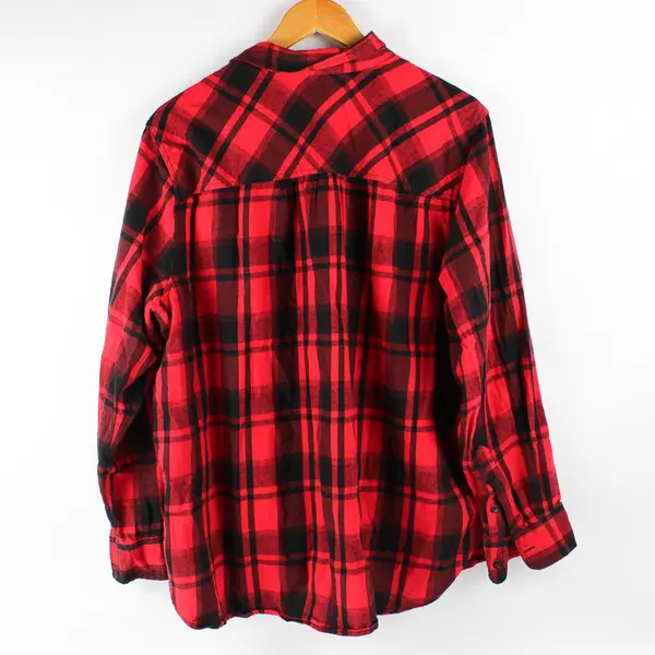 Time And Tru Red and Black Plaid Button-Up Women's Size XXL