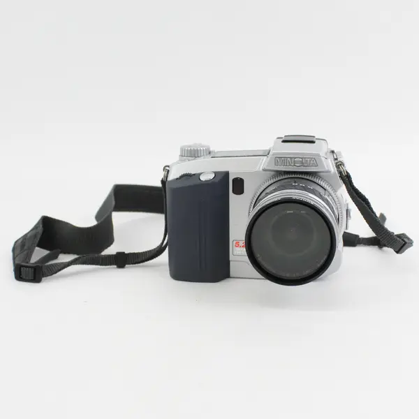 Minolta DiMage 7 Digital Camera 5.2 MP With Manual Lenses Battery Case