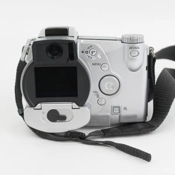 Minolta DiMage 7 Digital Camera 5.2 MP With Manual Lenses Battery Case