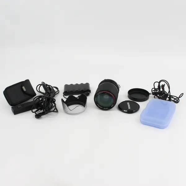 Minolta DiMage 7 Digital Camera 5.2 MP With Manual Lenses Battery Case