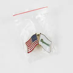 Fitzgeralds Casino Reno Nevada USA Flag Gold Tone Metal Lapel Hat Pin