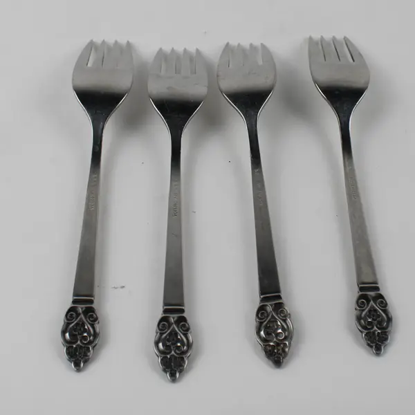 Lot of 4 S.S.S. By Oneida Silver Erika Pattern Salad Forks 6.25" Long Good
