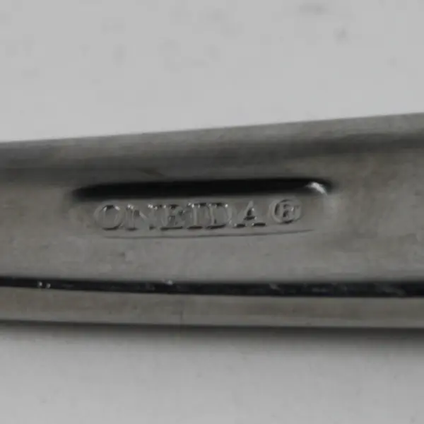 Oneida Silver Entwine Pattern 18/0 SS Flat Handle Butter Knife 7" Rare Good