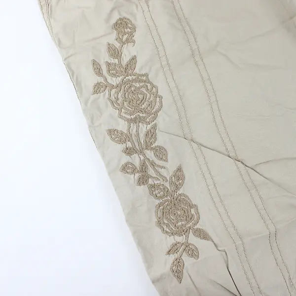 St. Johns Bay Women's 10 Tan Floral Embroidered Drawstring Cuff Capri Pants