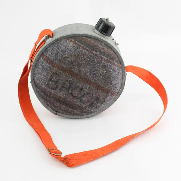 Vintage Mirro 4 Quart Wool & Galvanized Metal Canteen 