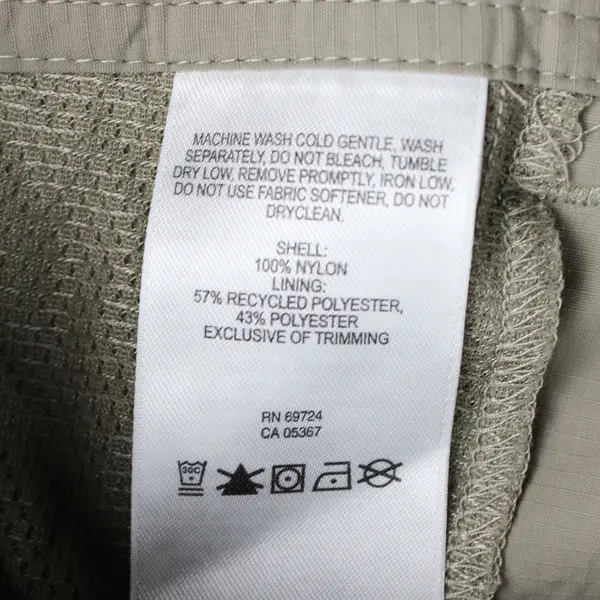 Columbia Omni-Shade Sun Protection Beige Cargo Shorts Men's Size 44W 12L