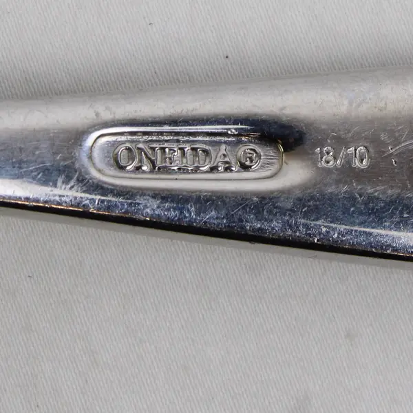Oneida Silver Curva Pattern 18/10 Stainless Salad Fork 7.5" Good Rare HTF Piece