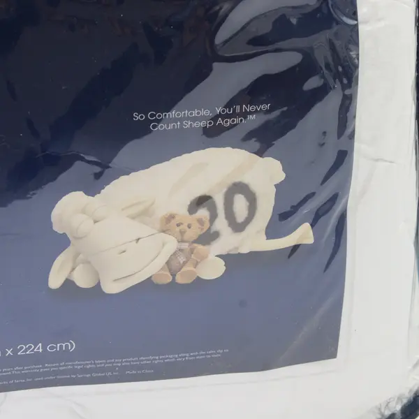 Serta Solid White Color Comforter King 100% Polyester 102" x 88"