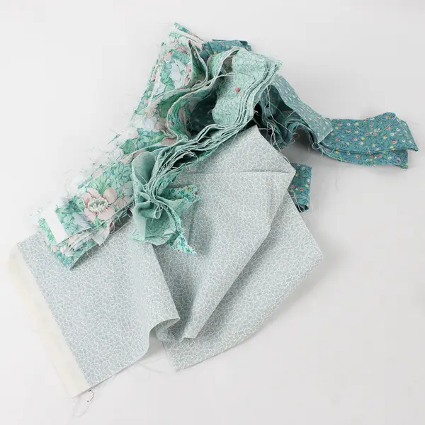 2 lb Lot Quilting Fabric Scraps Varied Sizes DIY Crafts