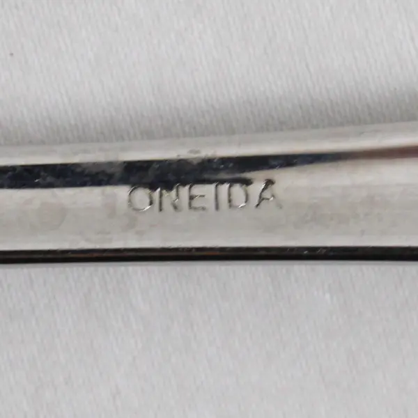 Oneida Capello Pattern Millennium 2000 Years Pie Server Special ED 9.25" Rare