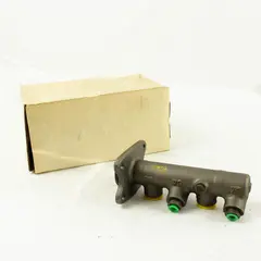 Crown Automotive Brake Master Cylinder 11-2043 Open Box OEM