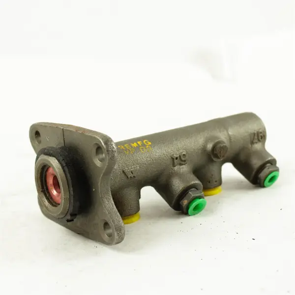 Crown Automotive Brake Master Cylinder 11-2043 Open Box OEM