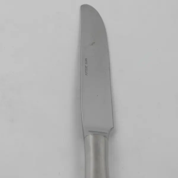 Lot Of 4 Wallace Silver Classic Pattern Pottery Barn 18/8 SS Dinner Knives 9.5"