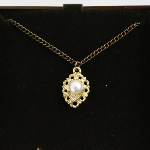 Ronte Of Hollywood Simulated Pearl And Diamond Filigree Pendant Necklace 