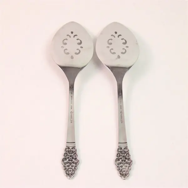 Lot of 2 Oneida Silver Portobello Pattern Stainless Pie Servers 8.5" Rare HTF
