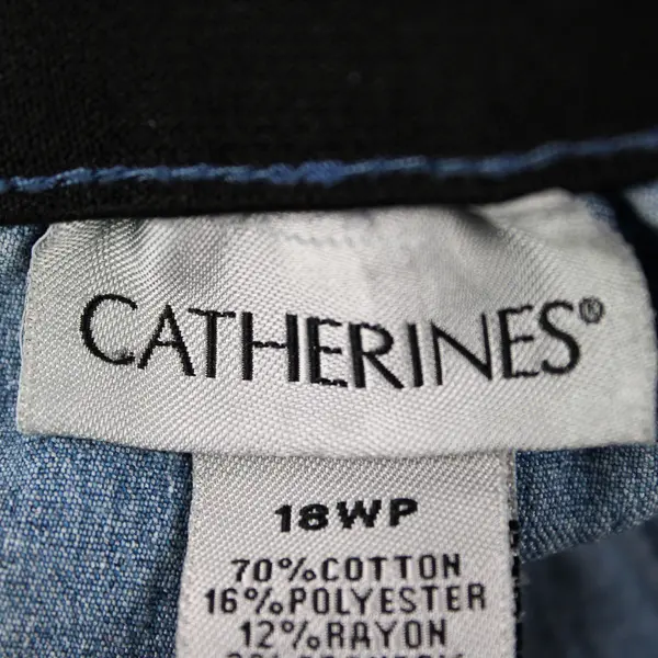 Catherines Petite Floral Embroidered Light-Wash Denim Shorts Women's 18WP