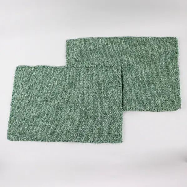 Lot Of 2 Unbranded Solid Green Color Woven Fabric Placemats 19.25" x 13.25"