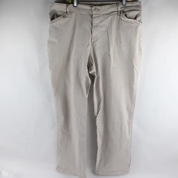 Lee Off-White All Day Pant Women's Size 16 Short FLAWED