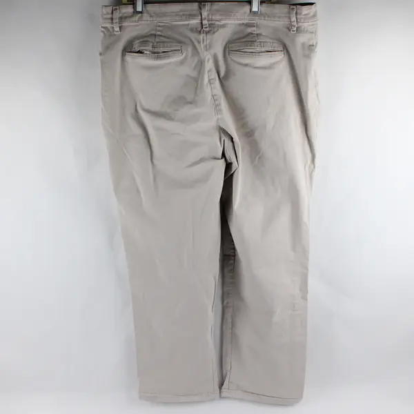 Lee Off-White All Day Pant Women's Size 16 Short FLAWED