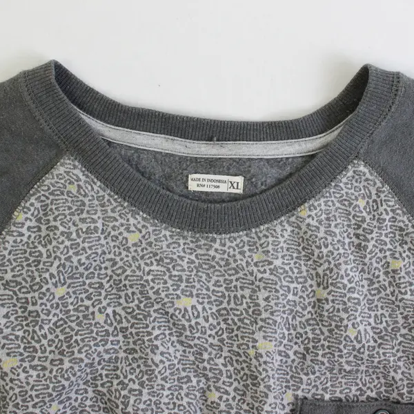 Hybrid Promotions Gray Leopard Print Sweatshirt Women's XL