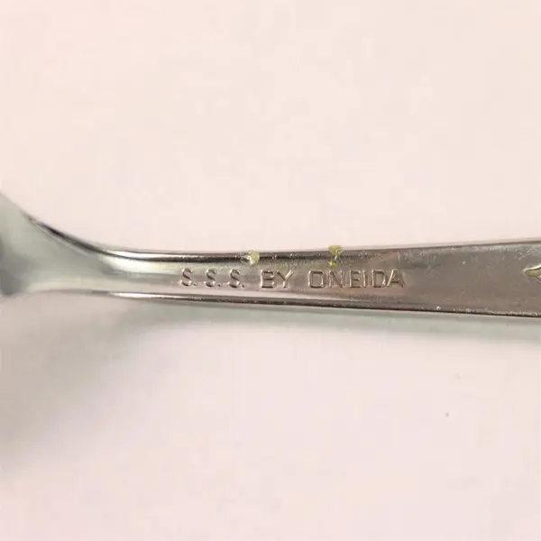 Lot of 4 Oneida Silver Montage Pattern Black Accent SS Teaspoons 6.25" Rare Find