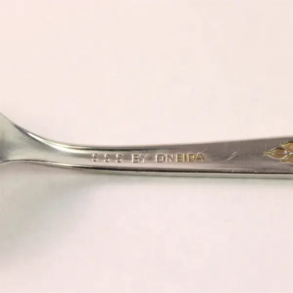 Lot of 8 Oneida Silver Montage Pattern Black Accent SS Teaspoons 6.25" Rare Find