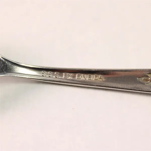 Lot of 7 Oneida Silver Montage Pattern Black Accent SS Teaspoons 6.25" Rare Find