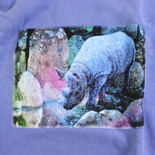 NWOT Vtg Comfort Colors Adult S Lilac Rhino Graphic Crew Neck Pullover Sweater