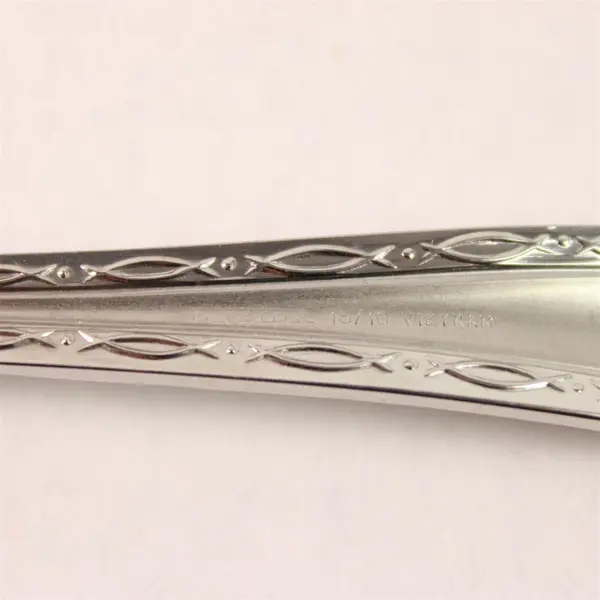 Oneida Silver Merlot Pattern 18/10 Stainless Butter Knife Rare HTF Piece 6.75"