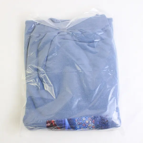 NWOT Vtg Oneita Adult M Blue Giraffe Graphic Crew Neck Pullover Sweater