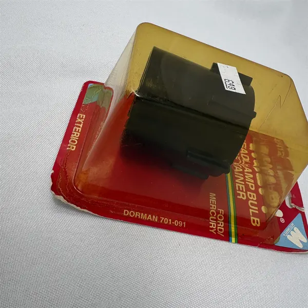 Dorman 42412 Headlight Bulb Retainer Direct Replacement New