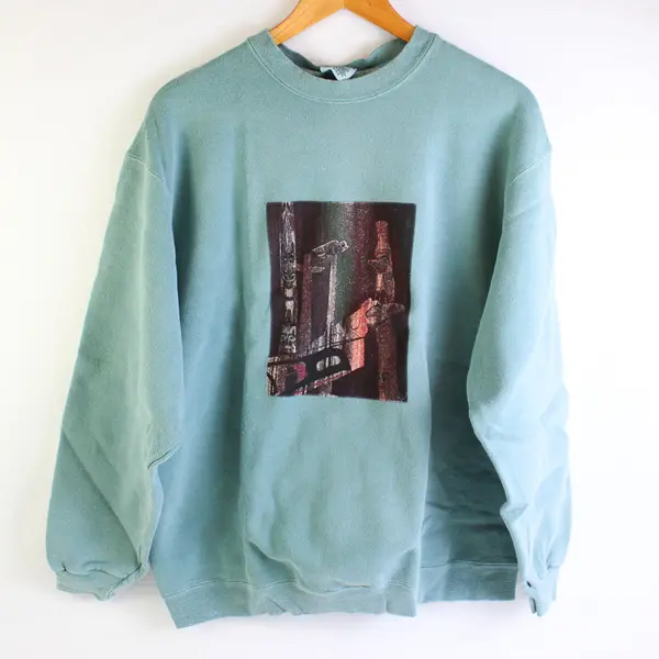 NWOT Vtg Oneita Adult M Green Totem Pole Graphic Crew Neck Pullover Sweater