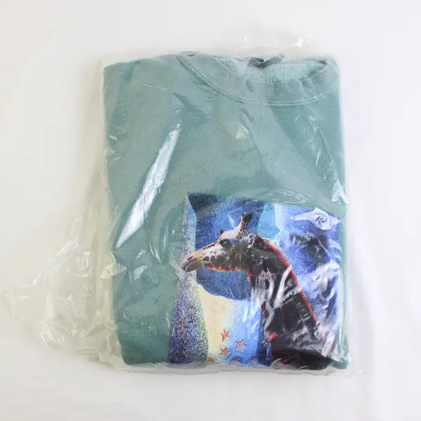 NWOT Vtg Oneita Adult M Green Giraffe Graphic Crew Neck Pullover Sweater