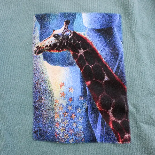 NWOT Vtg Oneita Adult M Green Giraffe Graphic Crew Neck Pullover Sweater