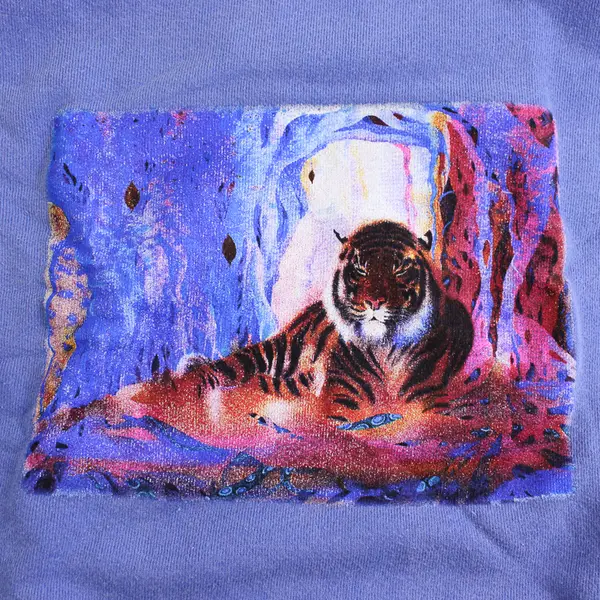 NWOT Vtg Oneita Adult M Lilac Tiger Graphic Crew Neck Pullover Sweater