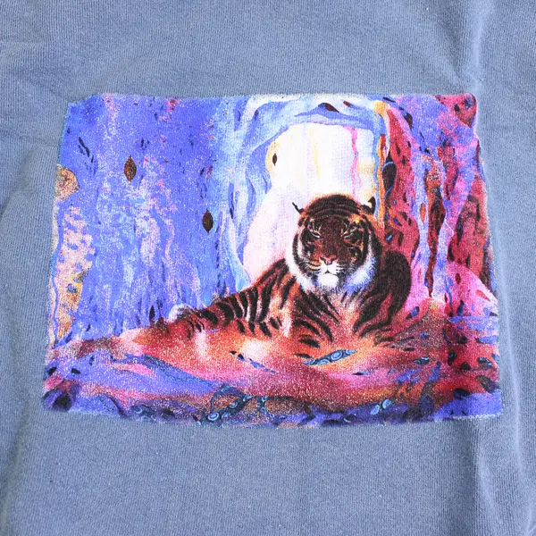 NWOT Vtg Oneita Adult M Blue Tiger Graphic Crew Neck Pullover Sweater