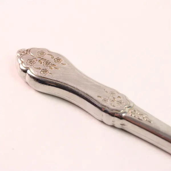 Oneida Silver Morning Lace Pattern SS Black Accent Dinner Knife 9" Long Good