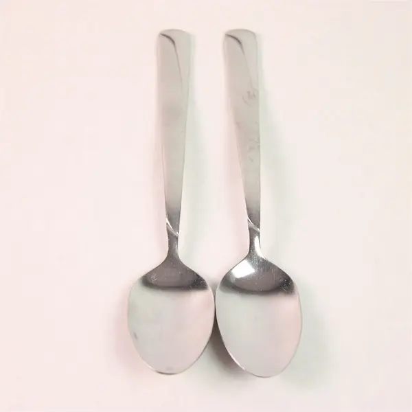 Lot Of 2 Oneida Silver Madeline Pattern 18/0 Stainless Teaspoons 6.5" Long Good