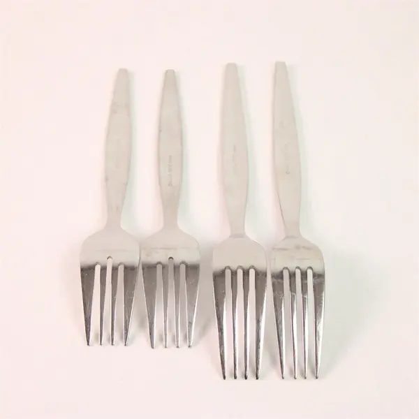 Oneida Silver Marion Pattern 18/10 SS 2 Salad & 2 Dinner Forks Rare HTF Pattern