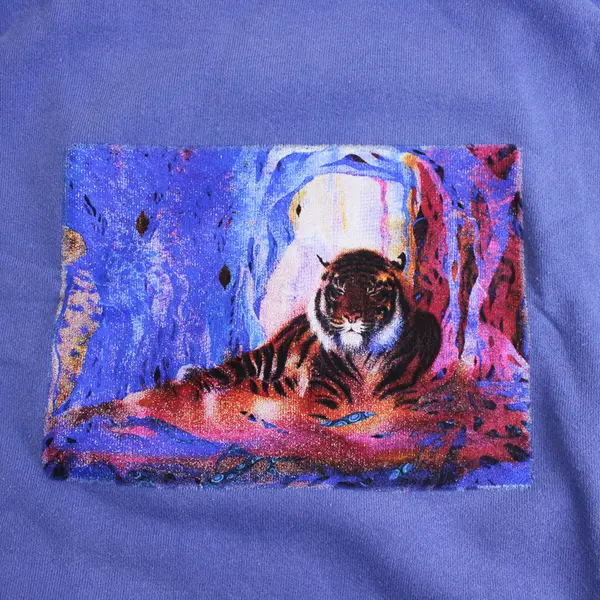 Vtg Comfort Colors Adult L Lilac Tiger Graphic Crew Neck Pullover Sweater NWOT