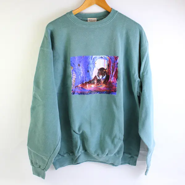 NWOT Vtg Comfort Colors Adult L Teal Tiger Graphic Crew Neck Pullover Sweater
