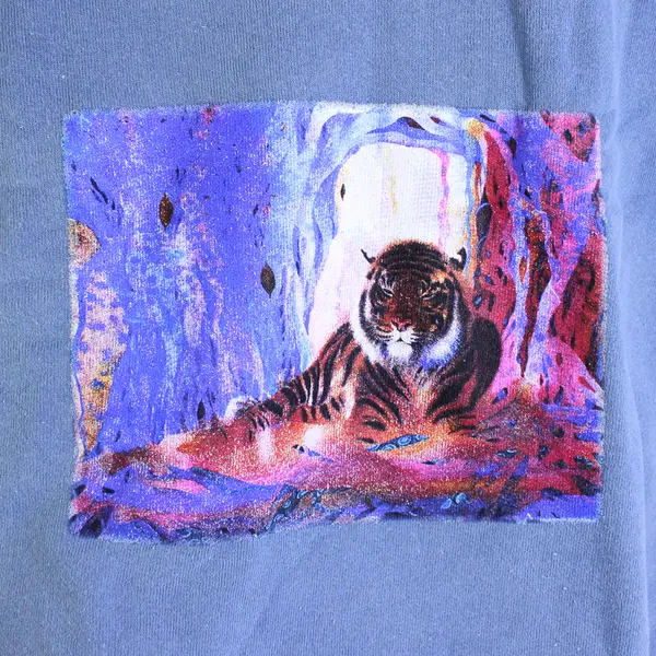 NWOT Vtg Comfort Colors Adult L Blue Tiger Graphic Crew Neck Pullover Sweater