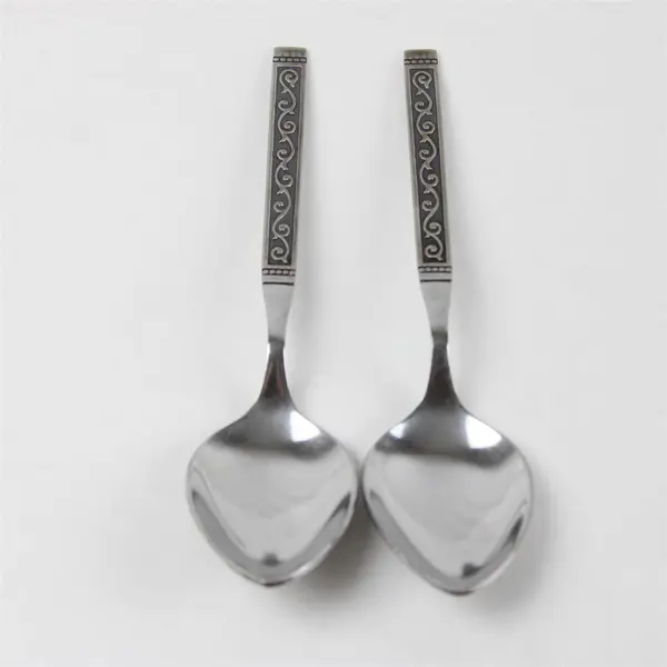 Set of 2 Oneida Spanish Court Stainless Oval Soup Spoon 6.75 in