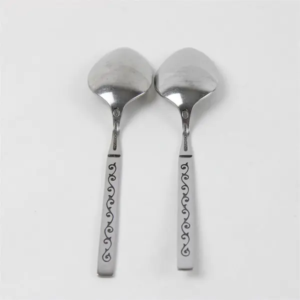 Set of 2 Oneida Spanish Court Stainless Oval Soup Spoon 6.75 in